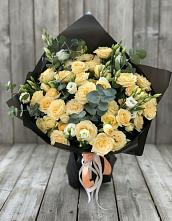 Букет цветов из:  Розы и Лизиантусы в Белозерске