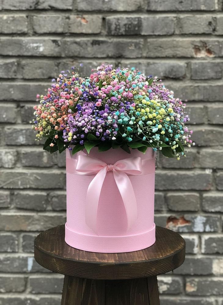 Цветочная композиция из Гипсофила и Розы в шляпной коробке в Белозерске