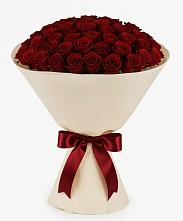 Букет 101 Бордовая роза Блэк Бакарра в Белозерске