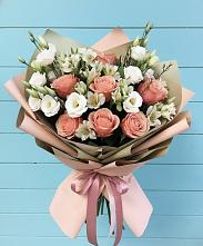 Букет цветов из:  Розы, Альстромерии и Лизиантусы в Белозерске