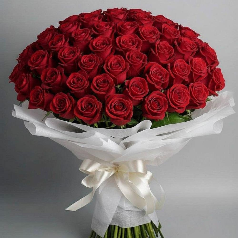 Букет 101 Красная роза Блэк Мэджик в Белозерске