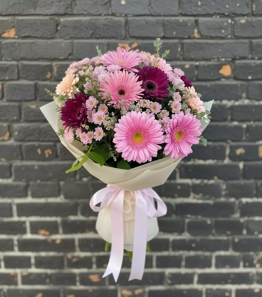 Букет цветов из: Герберы и Хризантемы в Белозерске