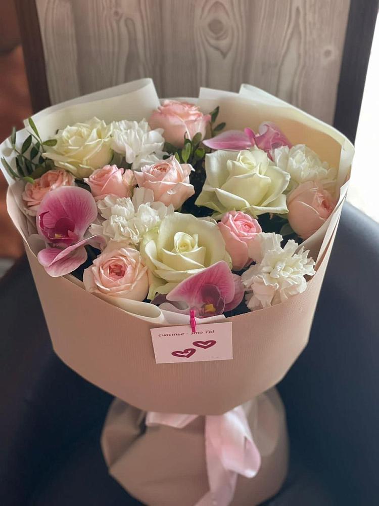 Букет цветов из: Орхидеи, Розы и Гвоздики в Белозерске