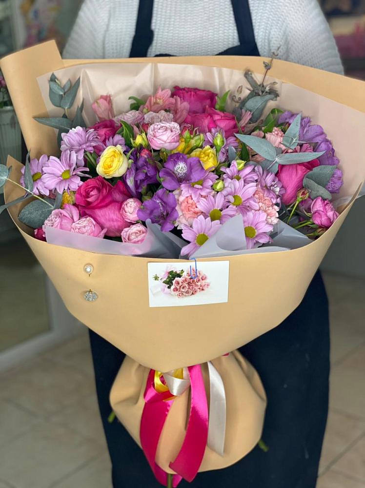 Букет цветов из: Хризантемы, Гвоздики и Альстромерии в Белозерске