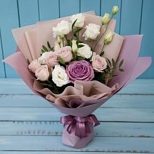 Букет цветов из:  Розы и Лизиантусы в Белозерске