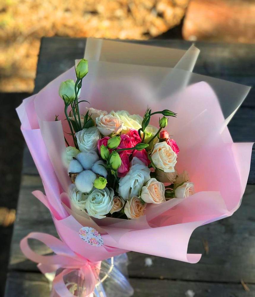 Букет цветов из: Розы и Лизиантусы в Белозерске