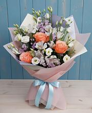 Букет цветов из:  Лизиантусы, Розы, Альстромерии и Гипсофила в Белозерске