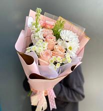 Букет цветов из:  Хризантемы и Розы в Белозерске