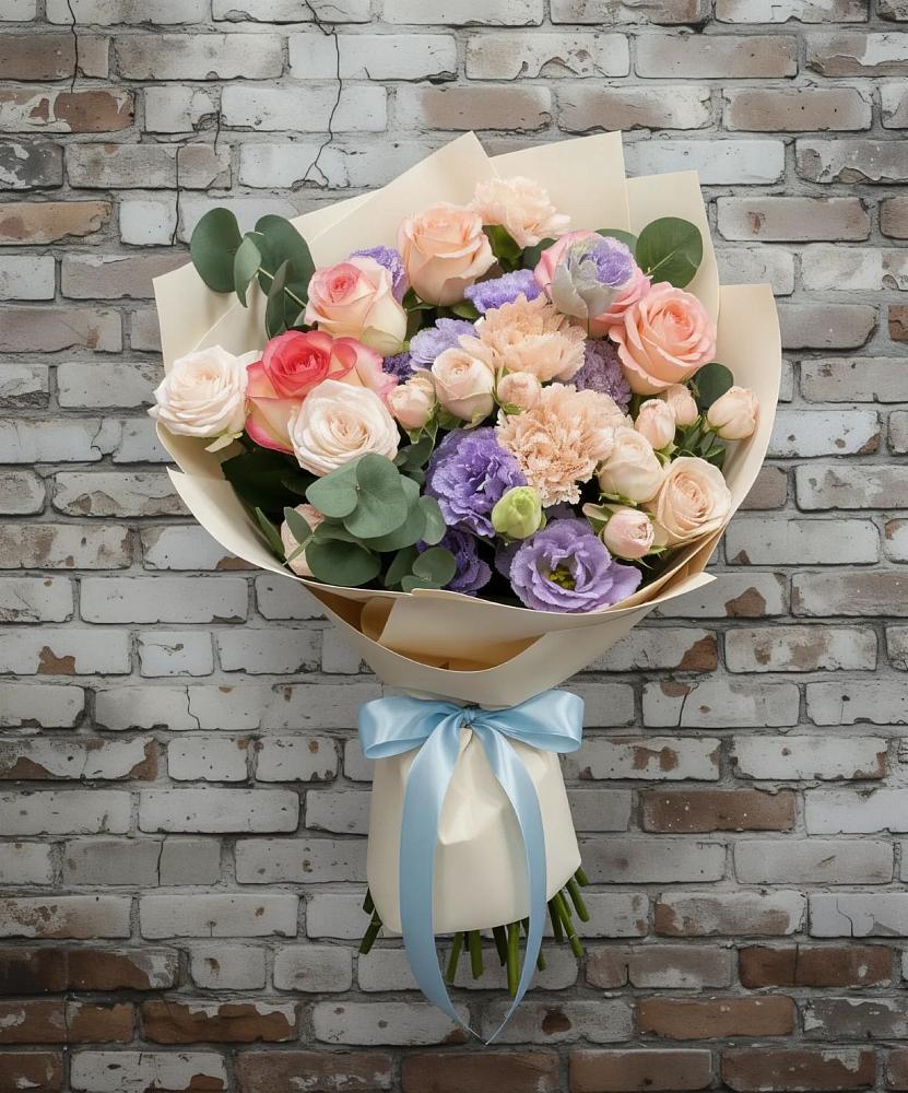 Букет цветов из: Розы, Лизиантусы и Гвоздики в Белозерске