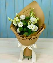 Букет цветов из:  Хризантемы и Лизиантусы в Белозерске