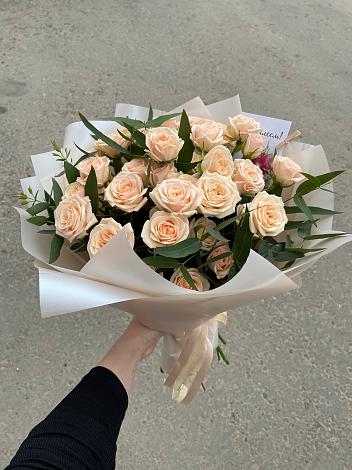 Букет Кремовые розы Латте в Белозерске