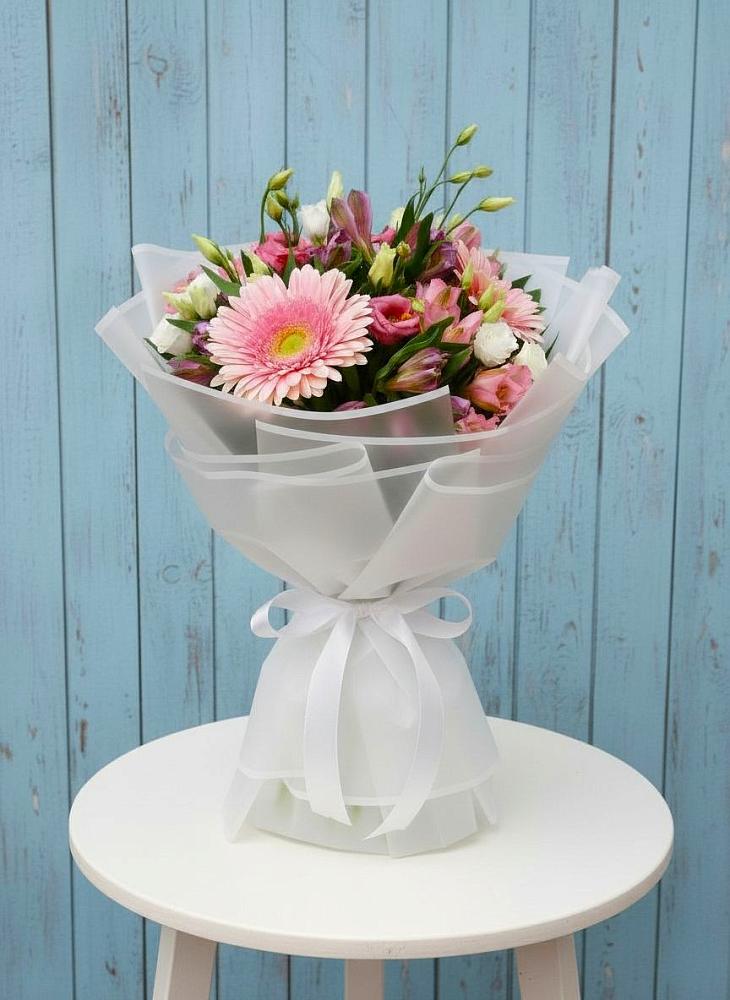 Букет цветов из: Герберы, Альстромерии и Лизиантусы в Белозерске