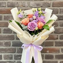 Букет цветов из:  Лизиантусы и Розы #REPLACE_PRED# Белозерске