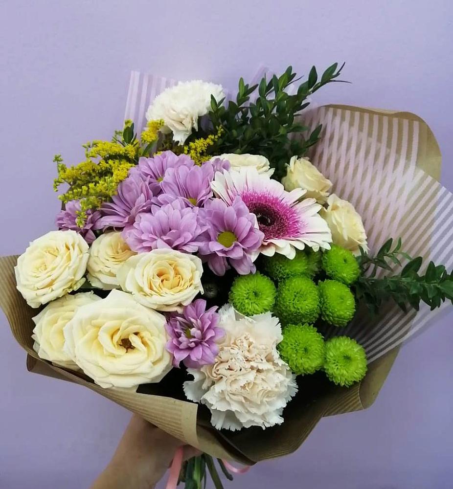 Букет цветов из: Хризантемы, Розы, Гвоздики и Герберы в Белозерске