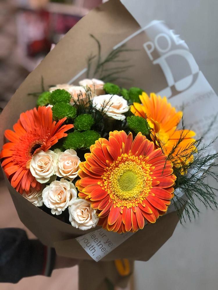 Букет цветов из: Герберы, Хризантемы и Розы в Белозерске